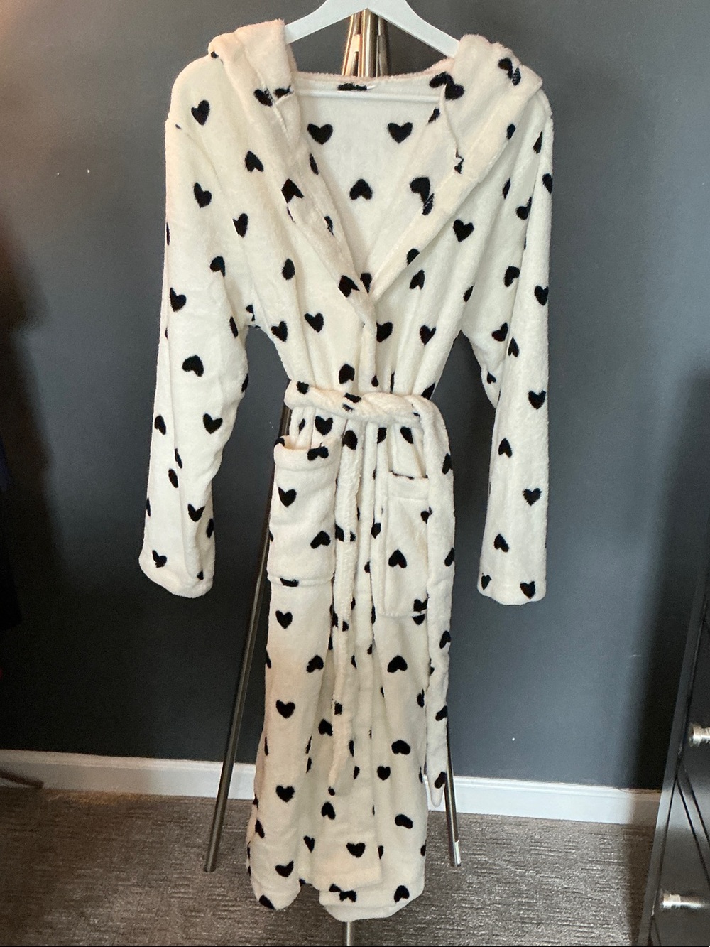 Cozy Hooded Heart Print Robe - Ivory with Black Hearts
